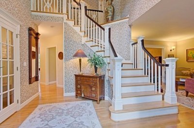 Лестницы в интерьере домов