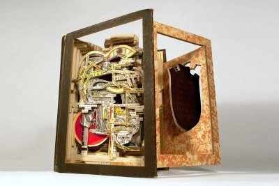 Брайан Деттмер и его скульптуры из старых книг