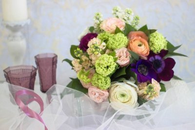Ранункулюсы в букете невесты