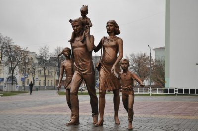 Памятники семье в России, часть 1