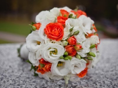 Эустомы в букете невесты