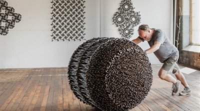 Необычные скульптуры из гвоздей